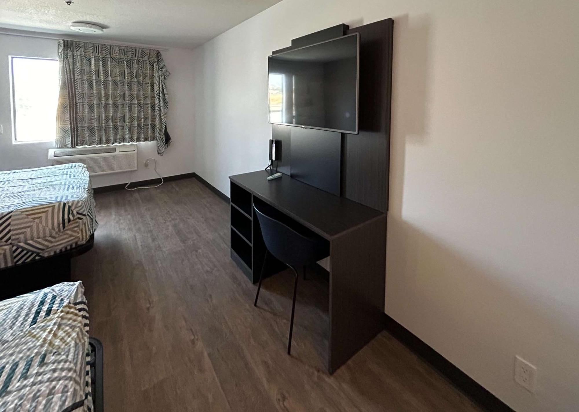 Motel 6 Lake Elsinore, Ca Dış mekan fotoğraf