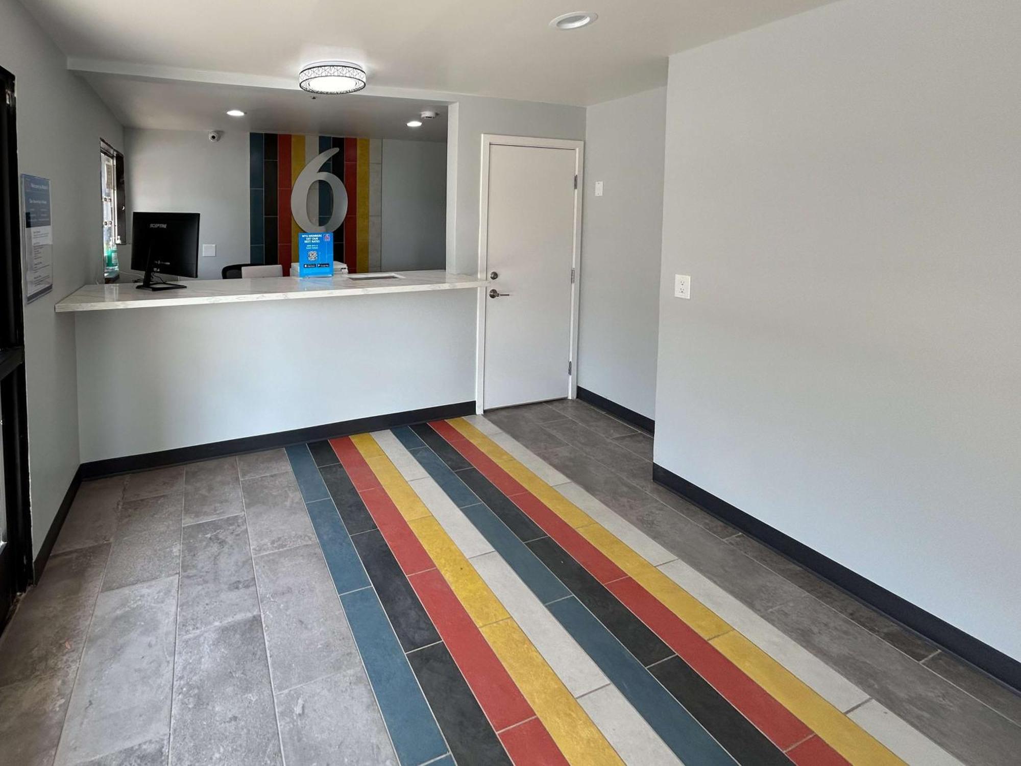 Motel 6 Lake Elsinore, Ca Dış mekan fotoğraf
