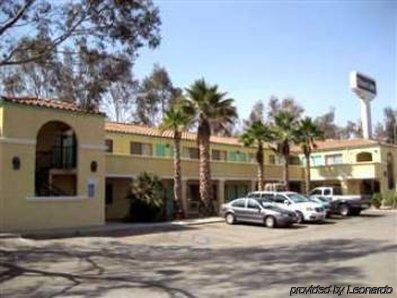 Motel 6 Lake Elsinore, Ca Dış mekan fotoğraf